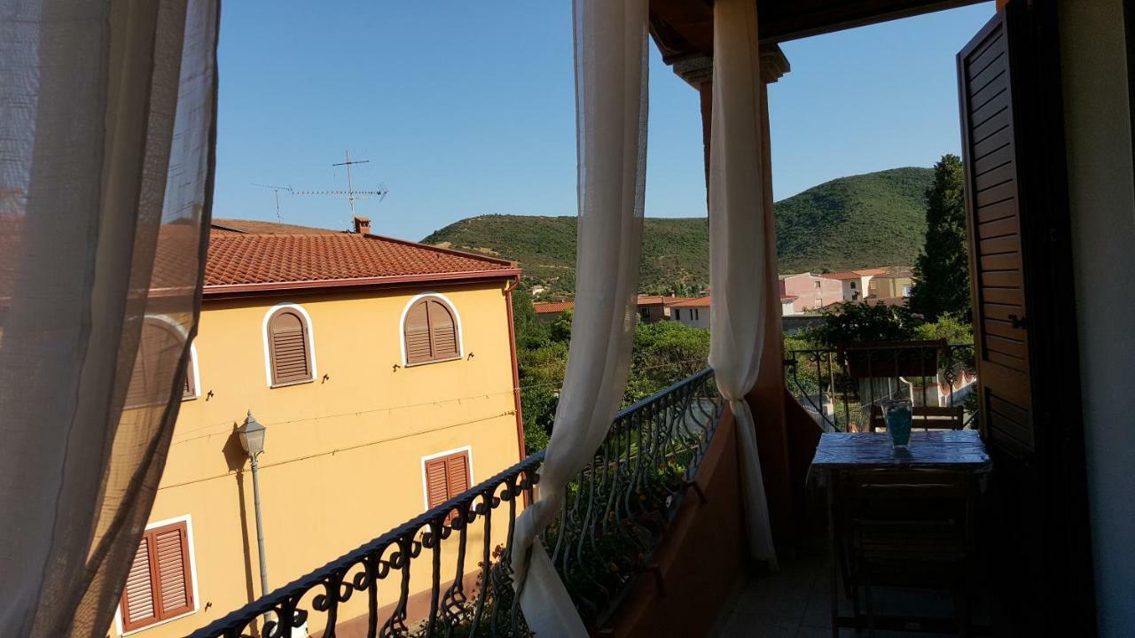 Bed and Breakfast Il Girasole Domus De Maria Exteriér fotografie